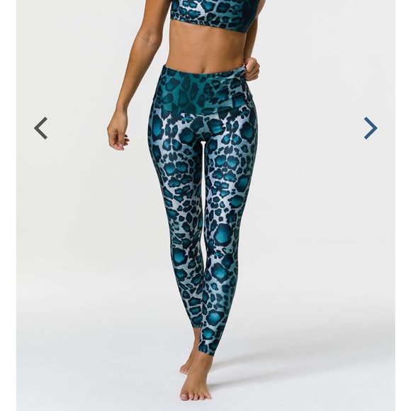 Onzie Blue, Grey Leopard Print, Sz s - Picture 3 of 10